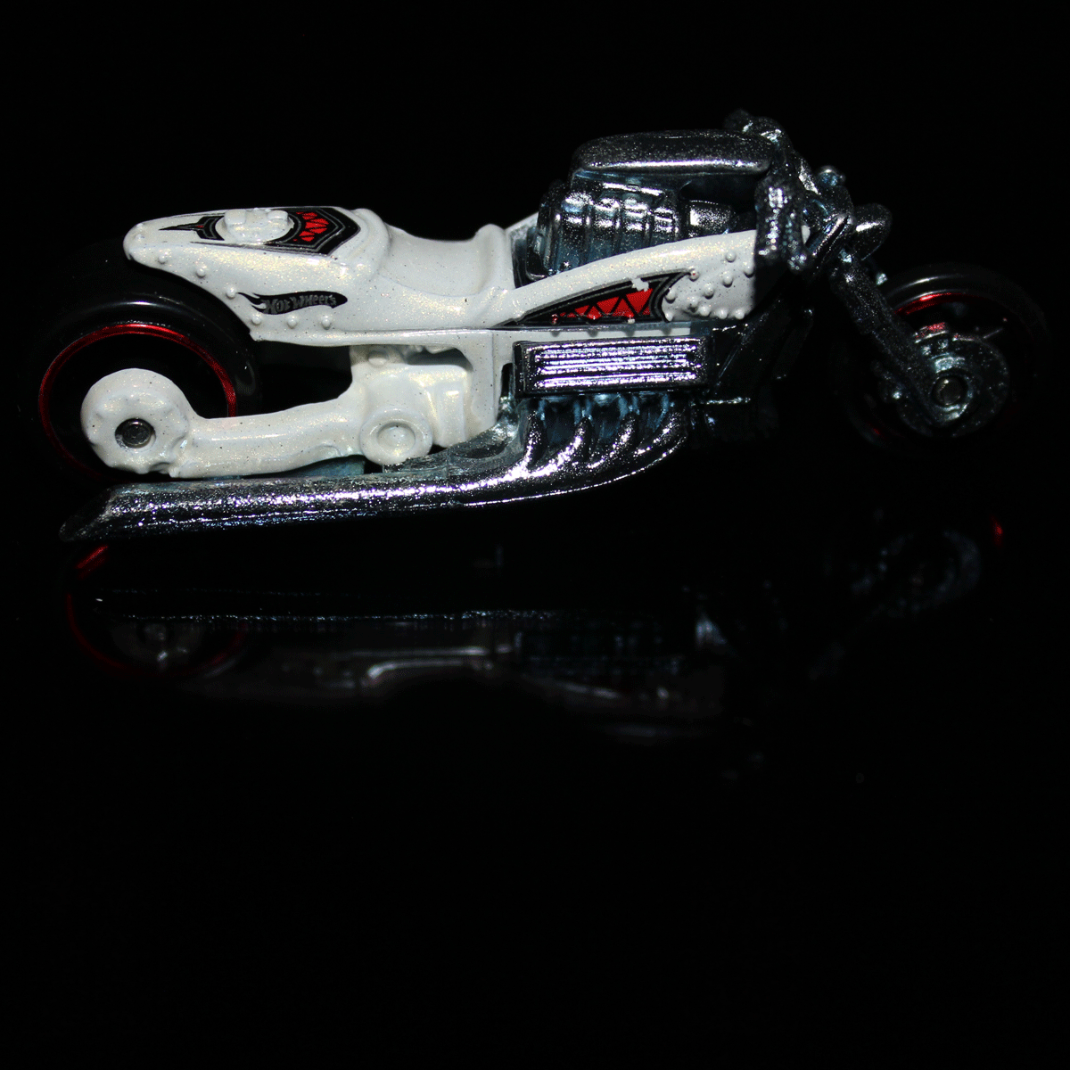 Hot-Wheels-Motorcycle-Airy8-L3726