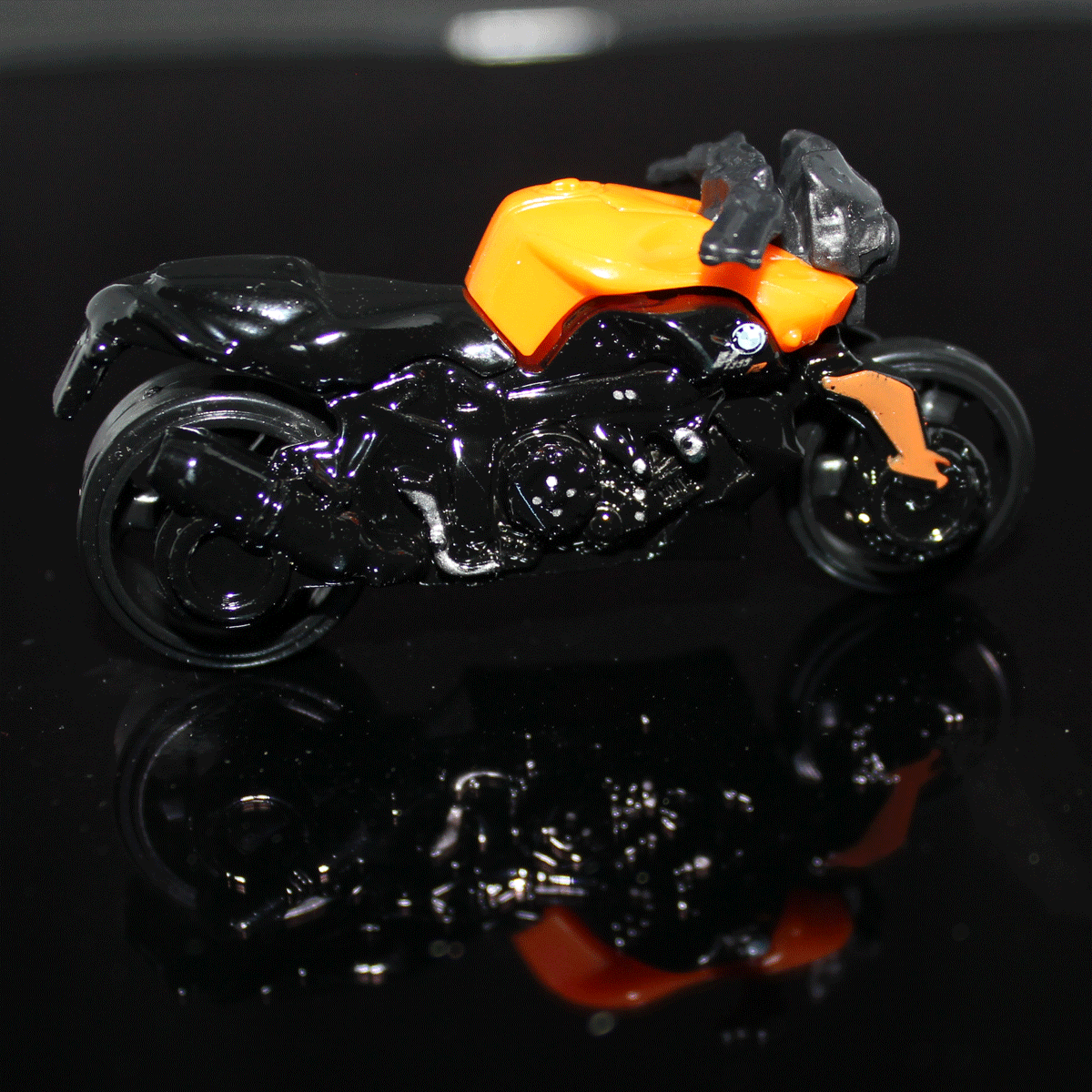 Hot-Wheels-Motorcycle-BMW-K-1300R-BFG41