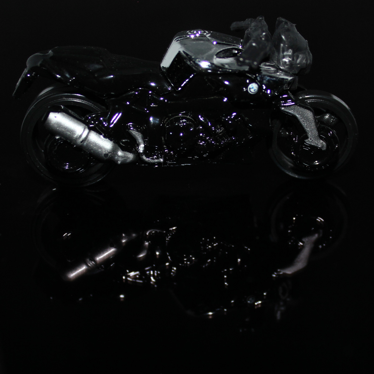 Hot-Wheels-Motorcycle-BMW-K-1300R-DJM85