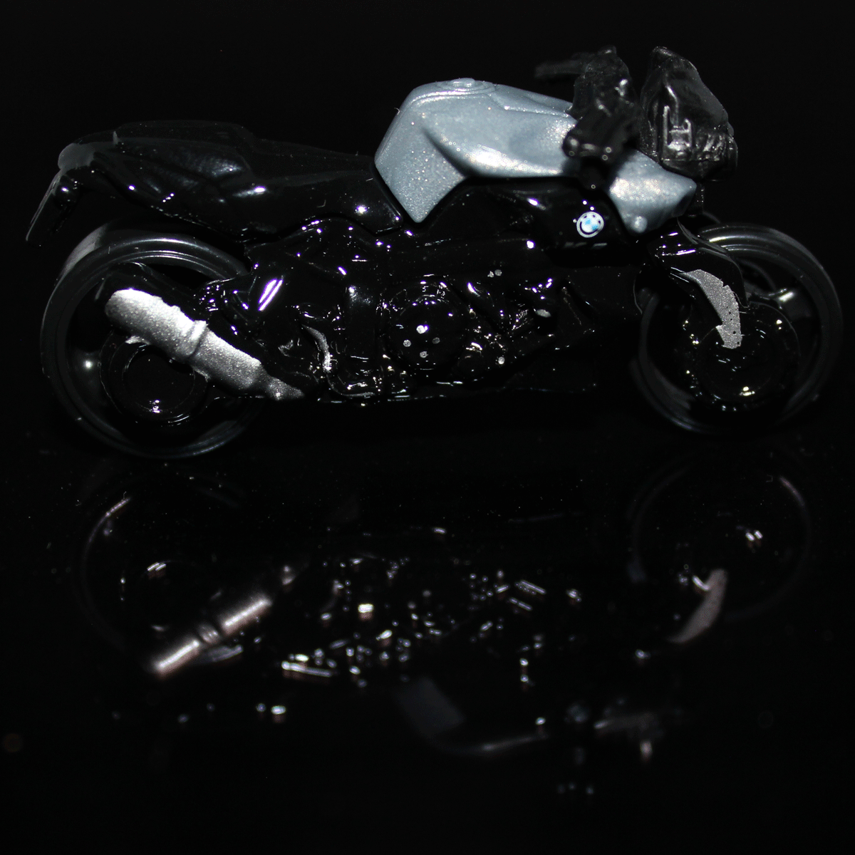 Hot-Wheels-Motorcycle-BMW-K-1300R-GHF94