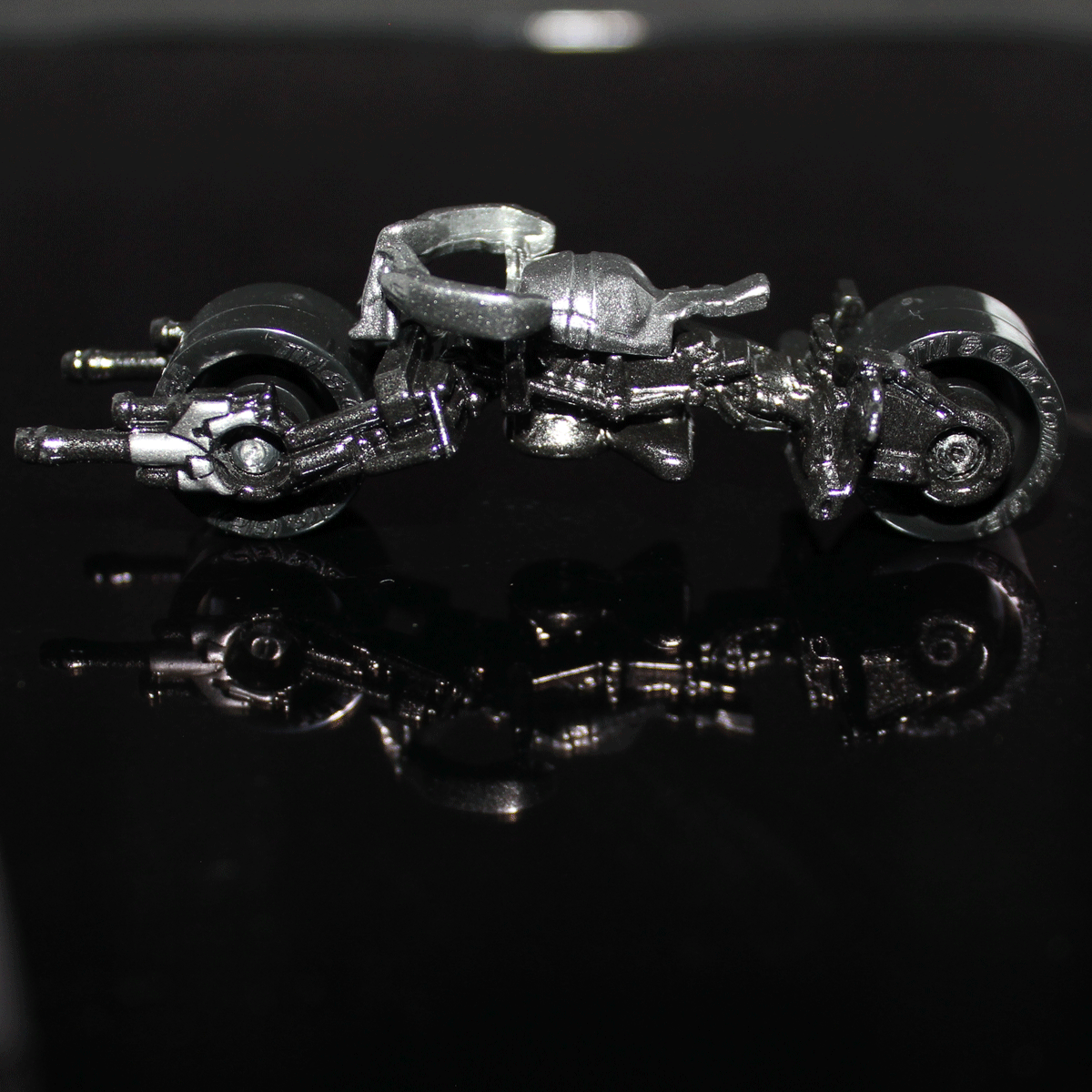 Hot-Wheels-Motorcycle-Bat-Pod-DFK75