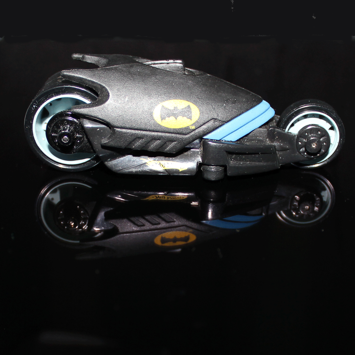 Hot-Wheels-Motorcycle-Batmoto-K5132