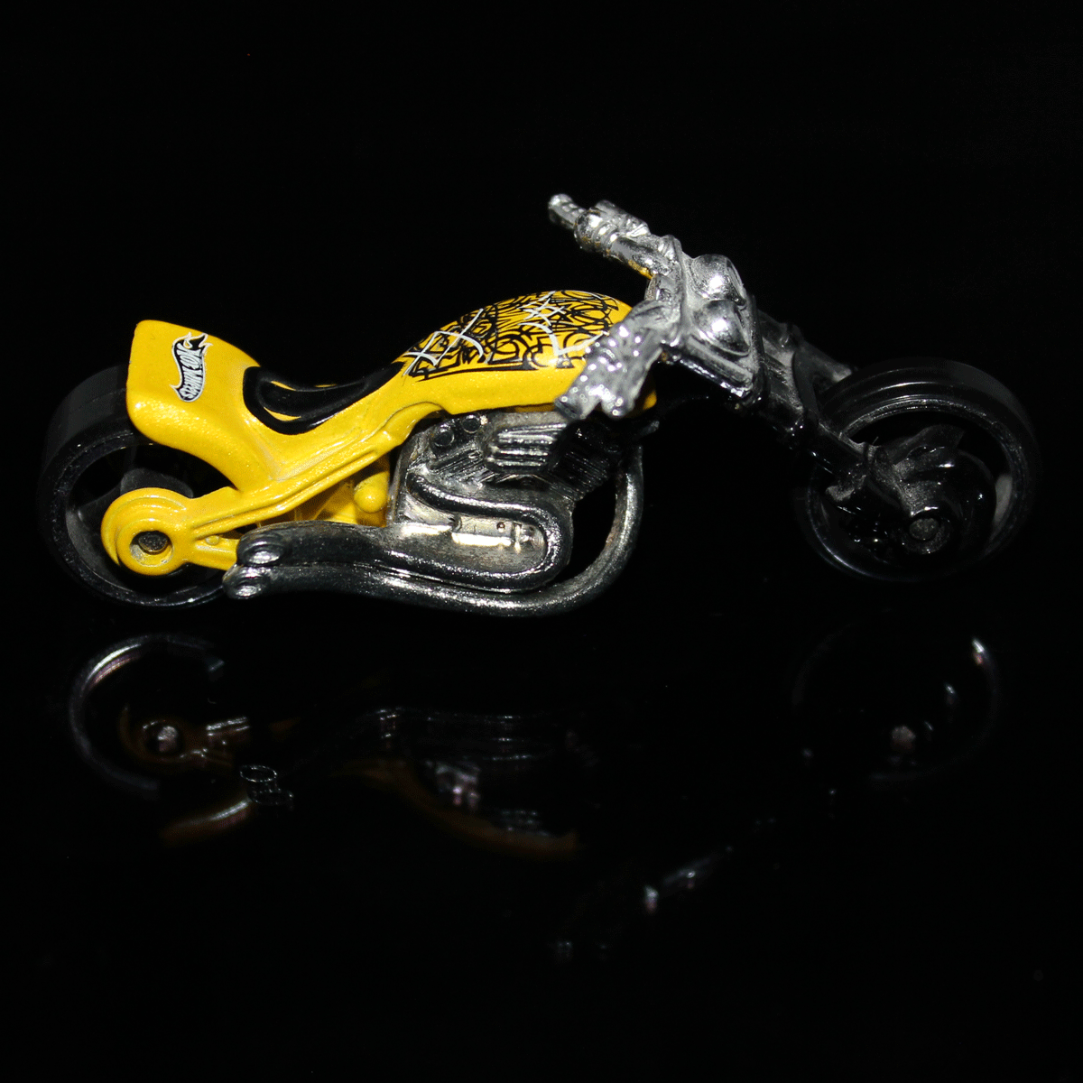 Hot-Wheels-Motorcycle-Blast-Lane-J3451-Yellow