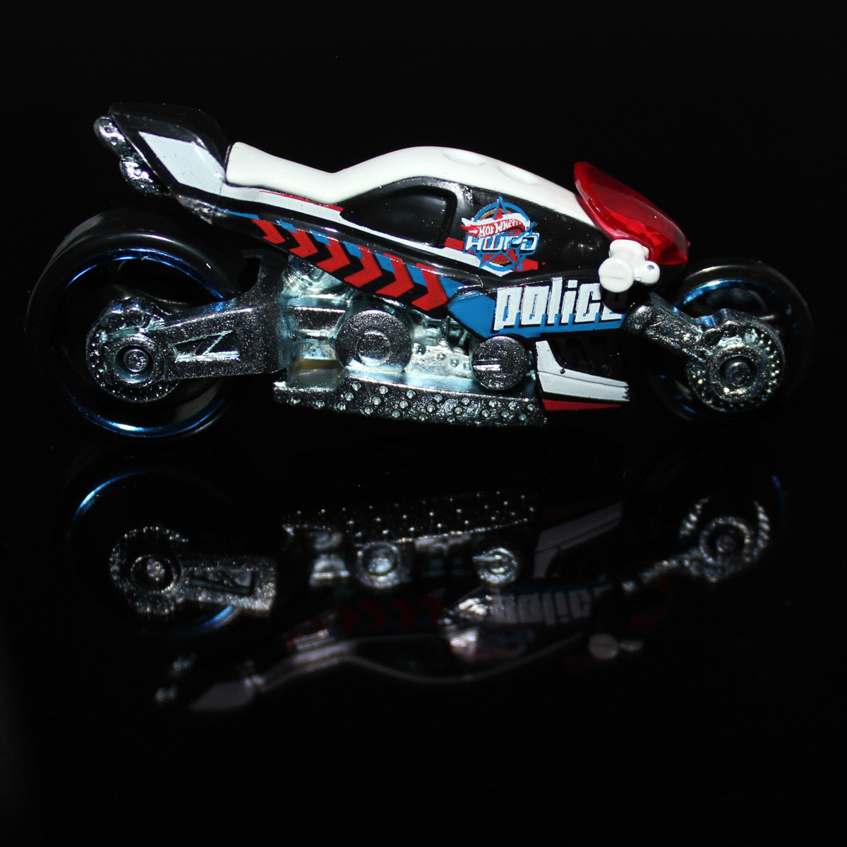 Hot-Wheels-Motorcycle-Canyon-Carver-CFH68