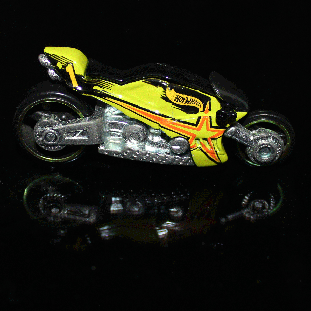 Hot-Wheels-Motorcycle-Canyon-Carver-X1927