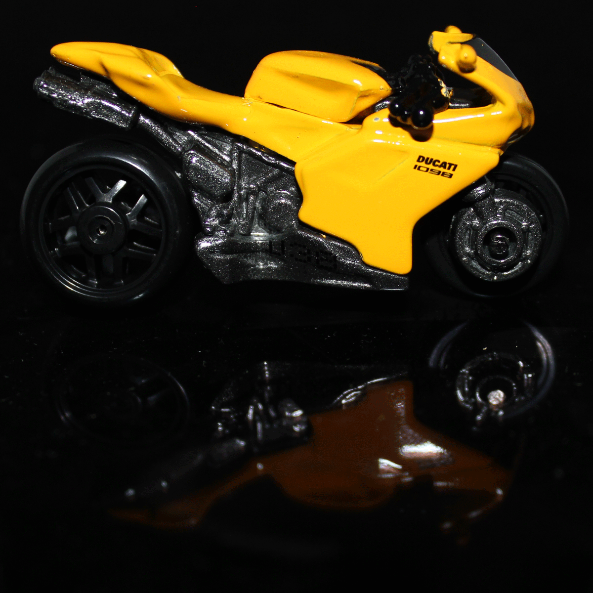Hot-Wheels-Motorcycle-Ducati-1098-V5340 Hot-Wheels-Motorcycle-Ducati-1098-V5340