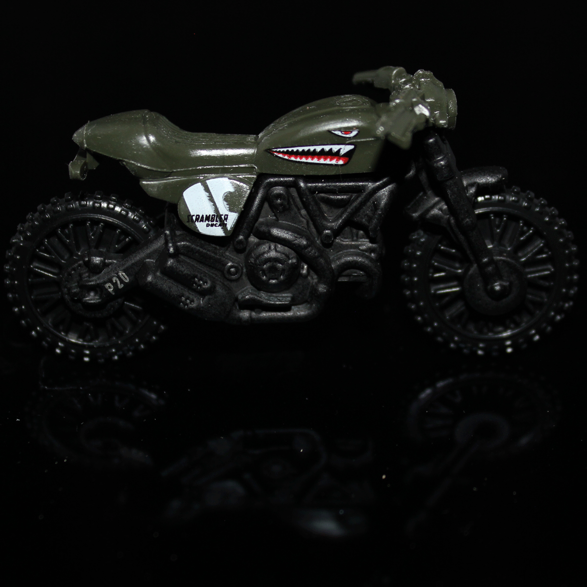 Hot-Wheels-Motorcycle-Ducati-Scrambler-GTB60