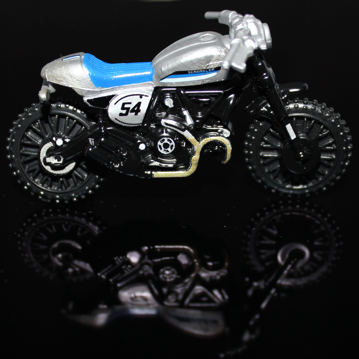 Hot-Wheels-Motorcycle-Ducati-Scrambler-HRR93
