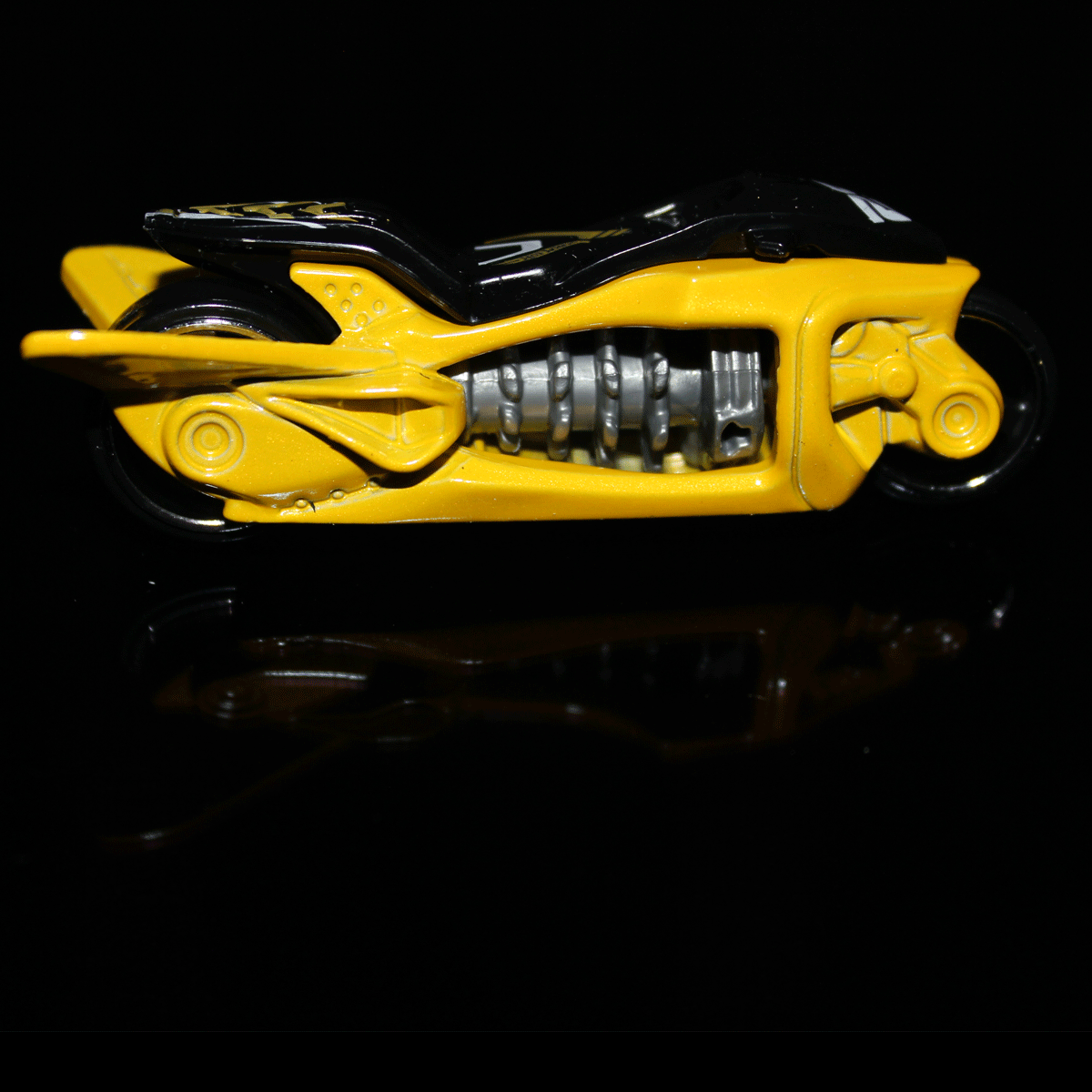 Hot-Wheels-Motorcycle-Fly-By-BDC99