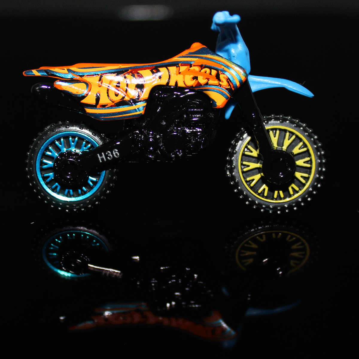 Hot-Wheels-Motorcycle-HW450F-DHR65
