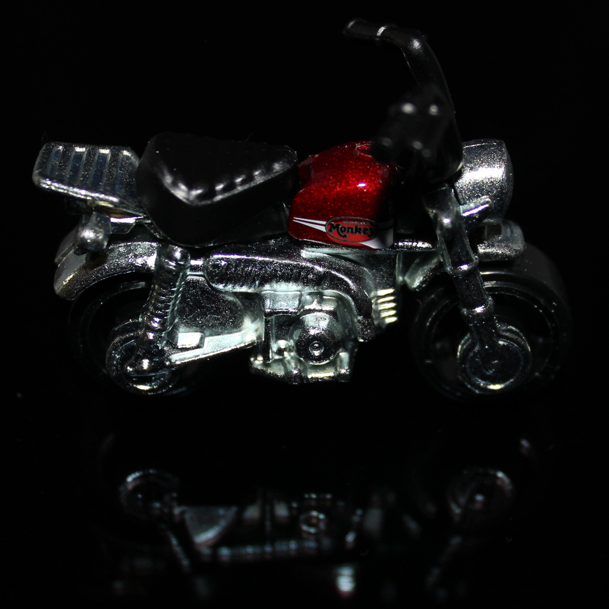 Hot-Wheels-Motorcycle-Honda-Monkey-Z50-GHC11