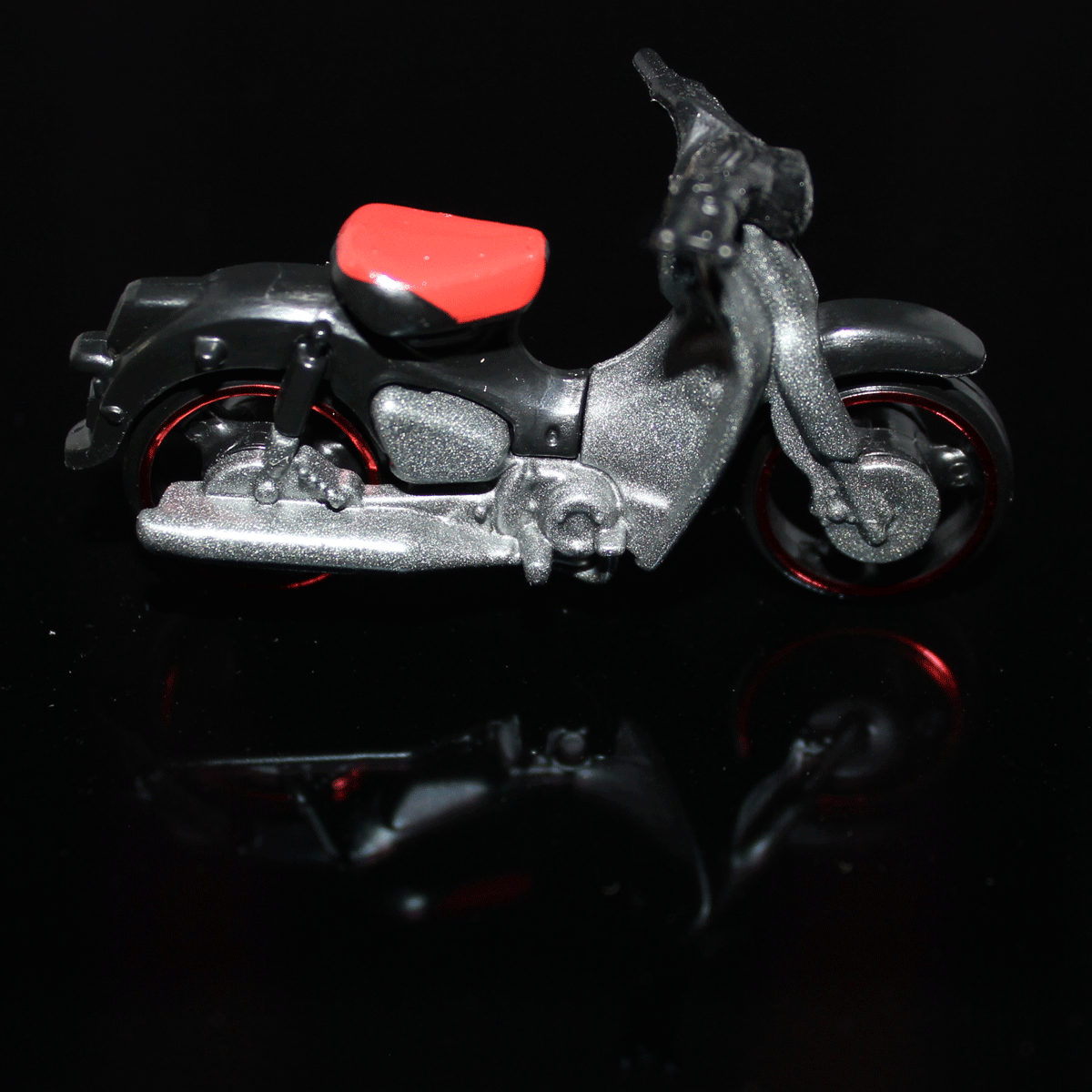 Hot-Wheels-Motorcycle-Honda-Super-Cub-HCT46