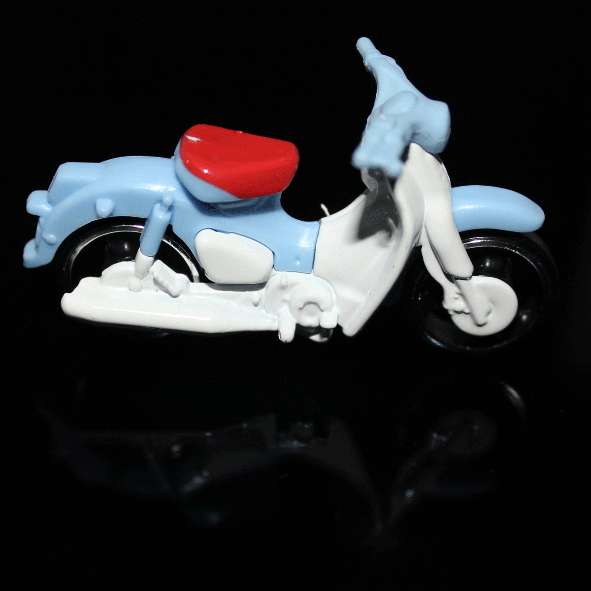 Hot-Wheels-Motorcycle-Honda-Super-Cub-HKH74