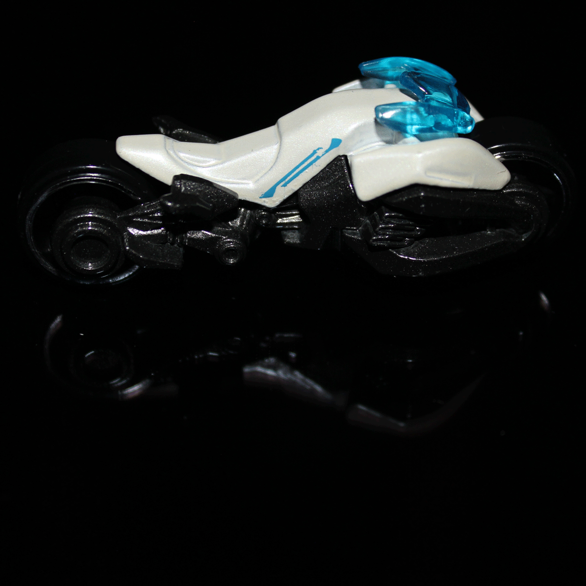 Hot-Wheels-Motorcycle-Max-Steel-X1659
