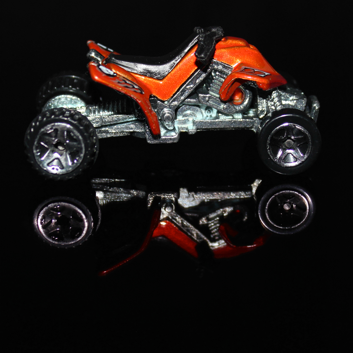 Hot-Wheels-Motorcycle-Sand-Stinger-B3799