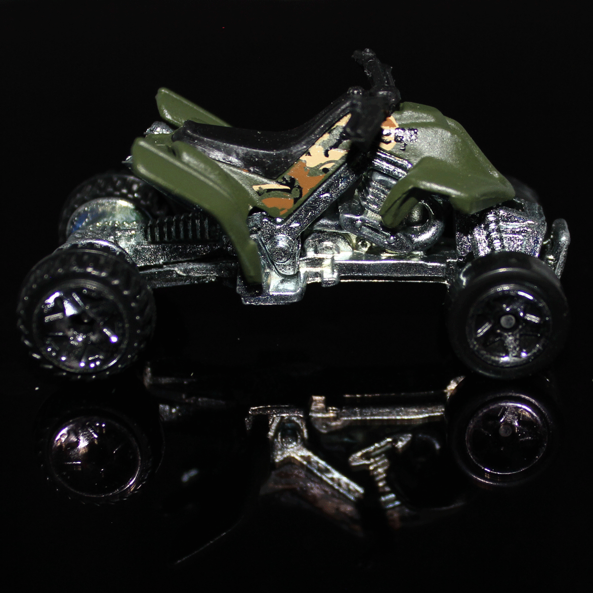 Hot-Wheels-Motorcycle-Sand-Stinger-M6909-Green