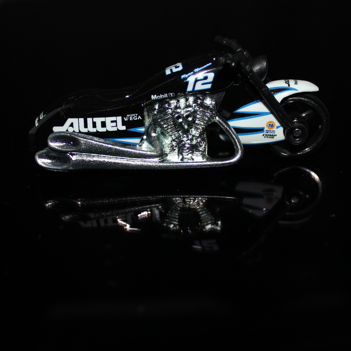Hot-Wheels-Motorcycle-Scorchin-Scooter-B0448