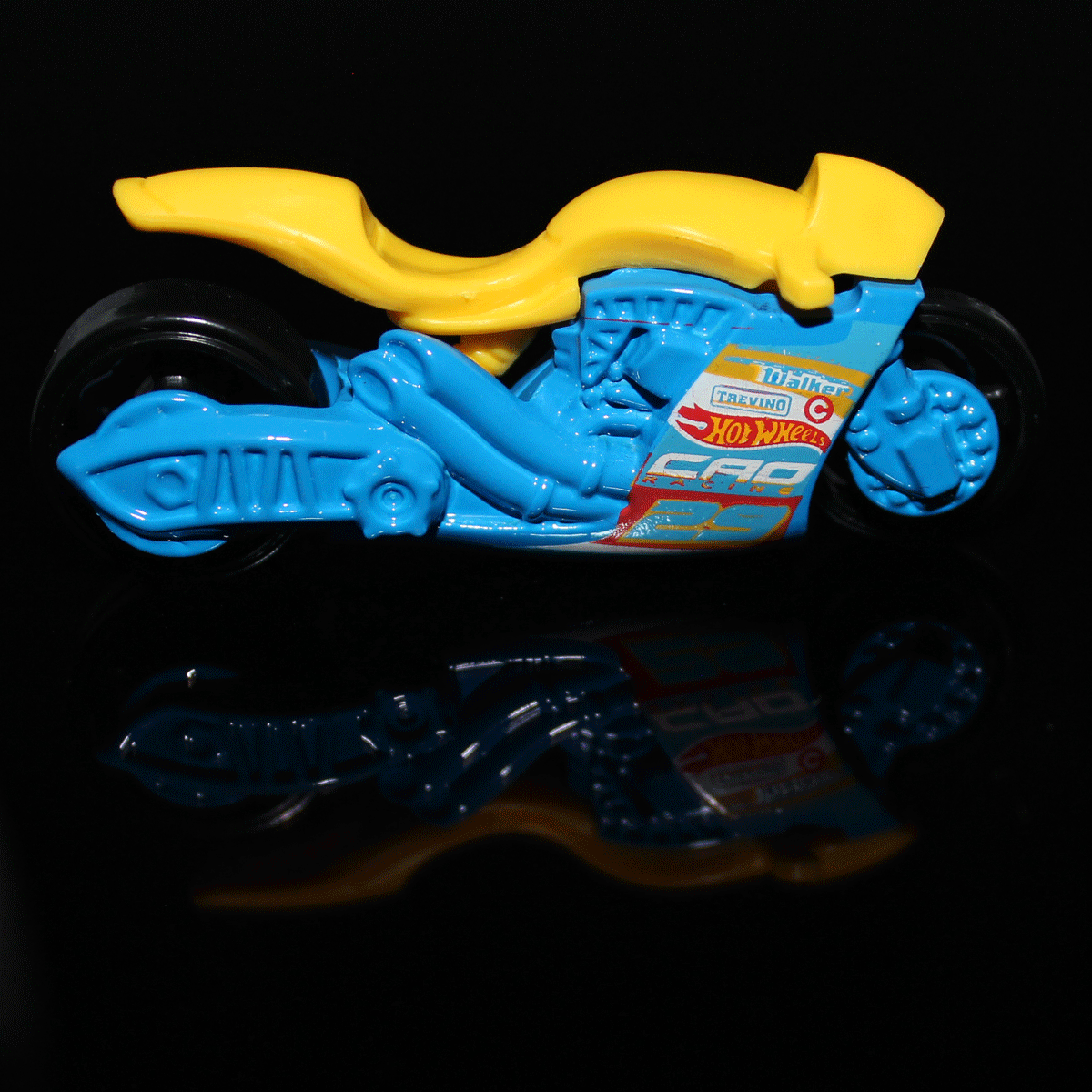 Hot-Wheels-Motorcycle-Street-Stealth-CFL23