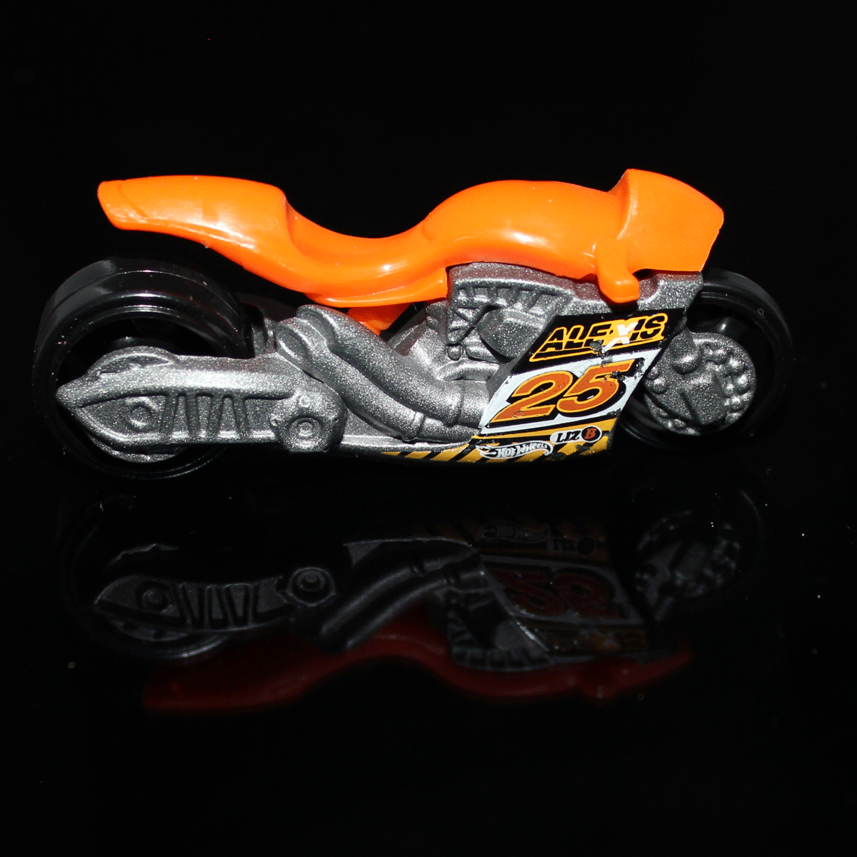 Hot-Wheels-Motorcycle-Street-Stealth-DVC03