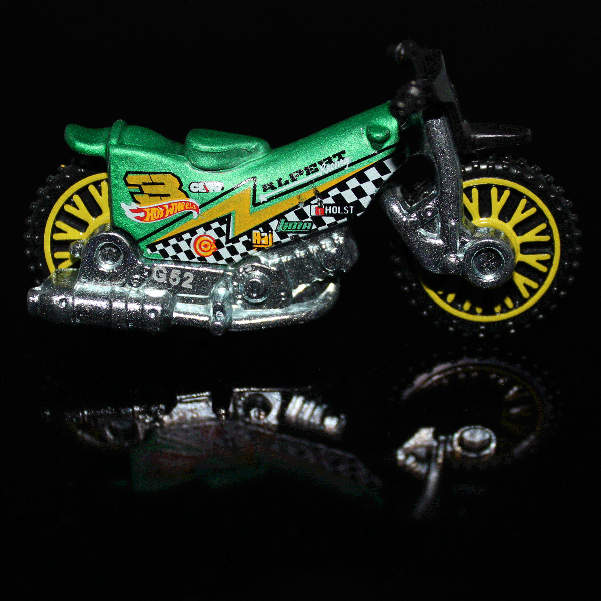 Hot-Wheels-Motorcycle-Tred-Shredder-CFK40