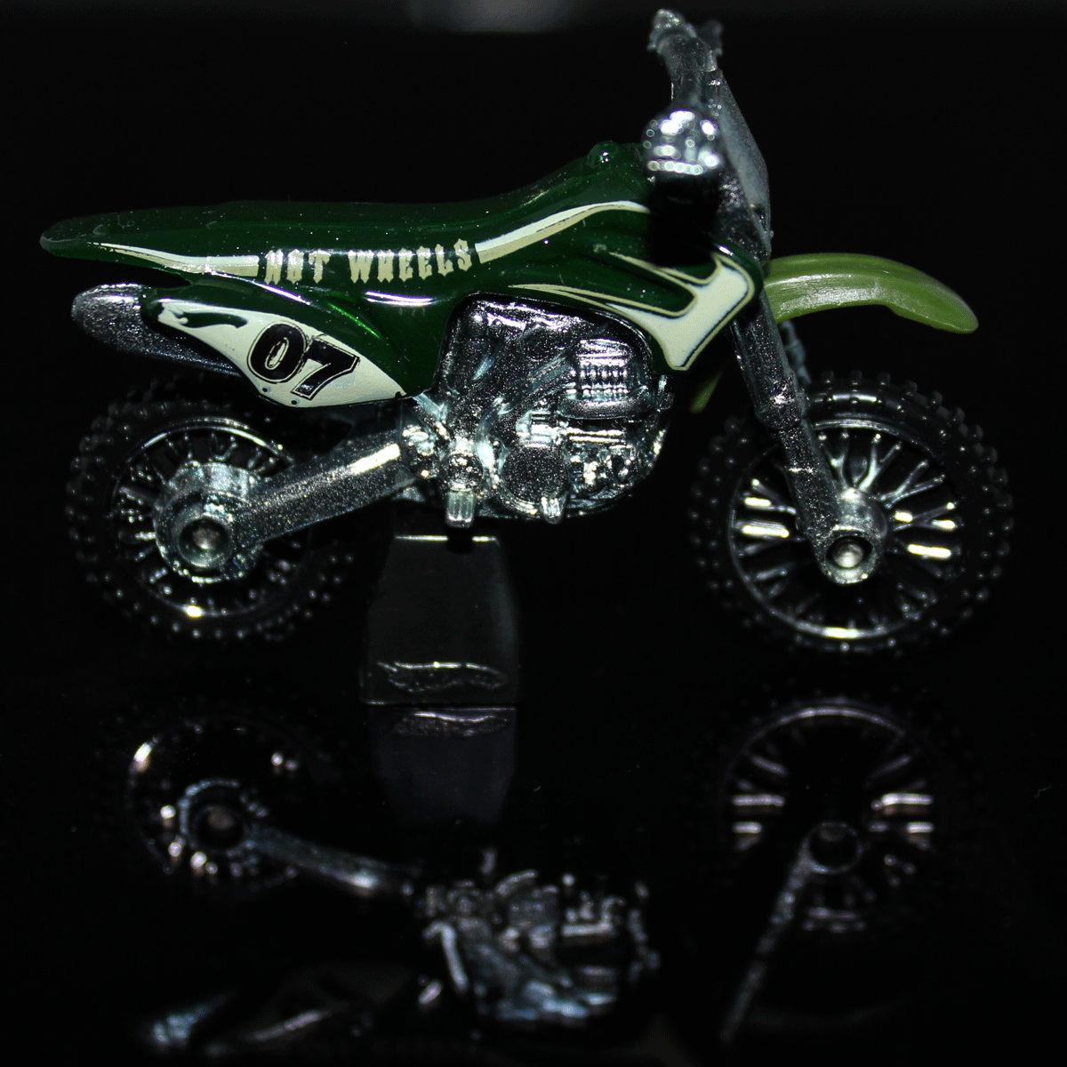 Hot-Wheels-Motorcycle-Wastelander-K6143-Green